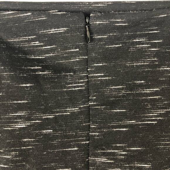 Banana Republic Zipper Pencil Skirt Size 4 - Picture 4 of 6